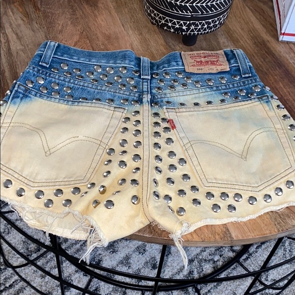 Leopard Levi’s shorts - Picture 2 of 2